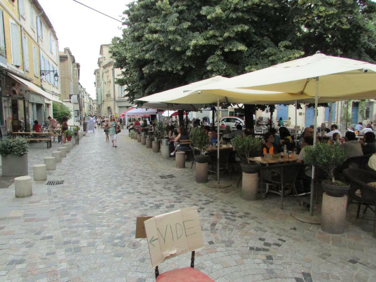 Studio Typique Et Cosy Climatise. Arles Exterior photo