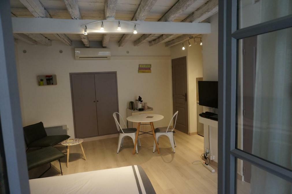 Studio Typique Et Cosy Climatise. Arles Exterior photo