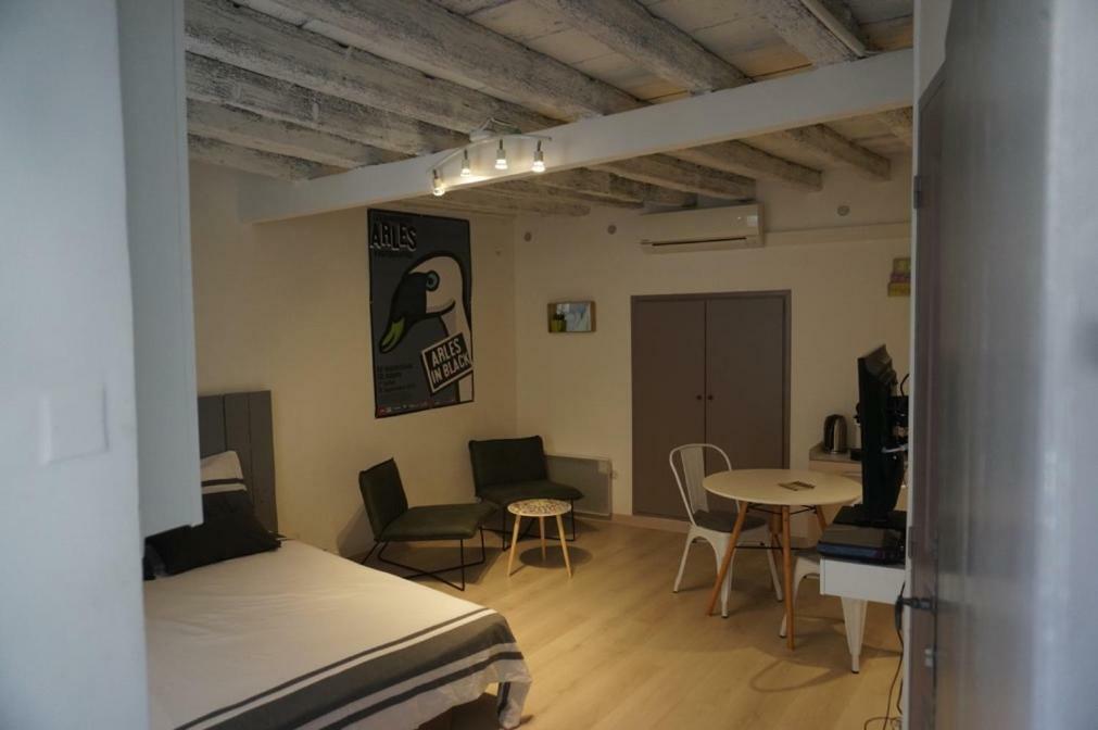 Studio Typique Et Cosy Climatise. Arles Exterior photo